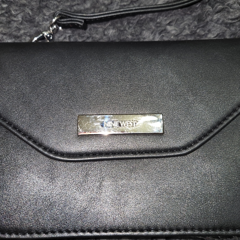 Nine West crossbody - Picture 2 of 3